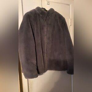 NEW MAGASCHONI DROP DEAD
GORGEOUS FAUX FUR JACKET/ COAT. Gray.  Size L